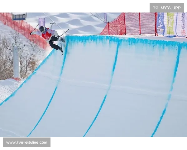 中国小将陈紫菡自由式滑雪U型场地技巧世锦赛首秀获第六名